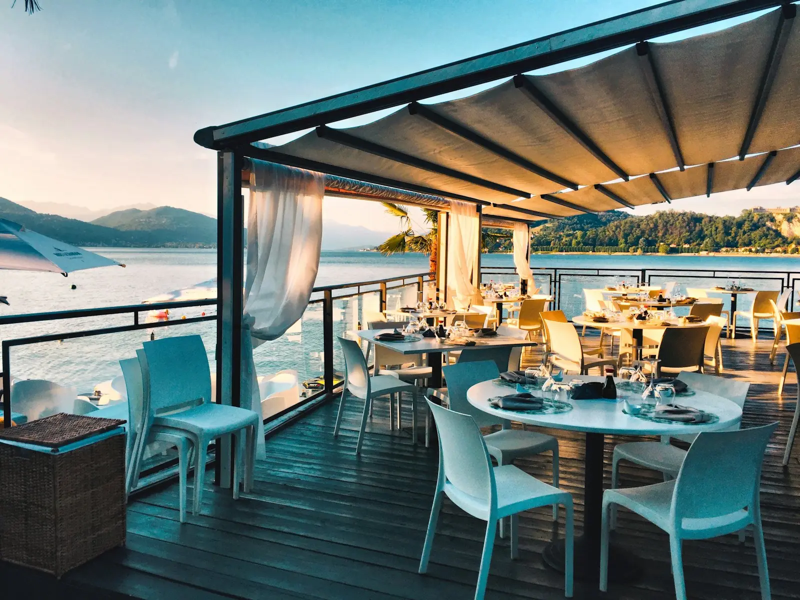 A hotel restaurant terrace served by room and table QR ordering